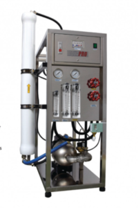 Unité d’ultrafiltration 10 000 GPD Aquapro avec boîtier de contrôle, membrane UF 4040, porte-membrane, pompe et châssis inox.